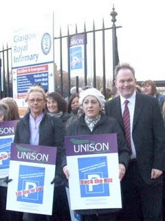 Paul Martin MSP with UNISON to launch bill against carp arking charges Jan 2009